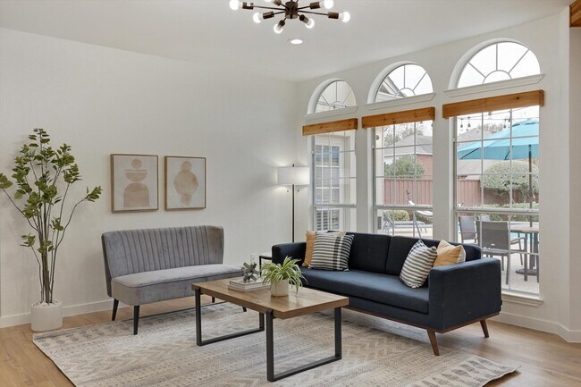 Foto del edificio - 7309 Springfield Dr