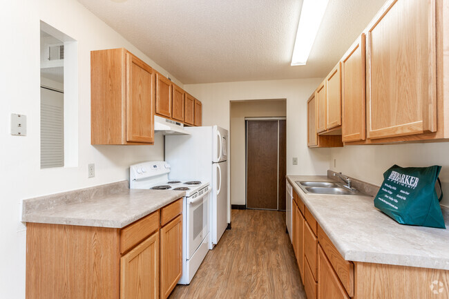 1BR, 1BA - 792 SF - Winding Hills Apartments