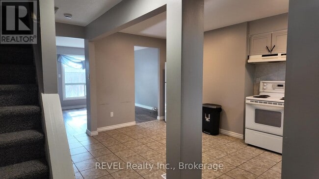 Building Photo - 25-25 Linfield Dr
