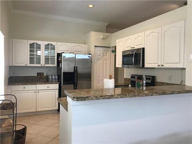 Building Photo - 1118 Chinaberry Dr