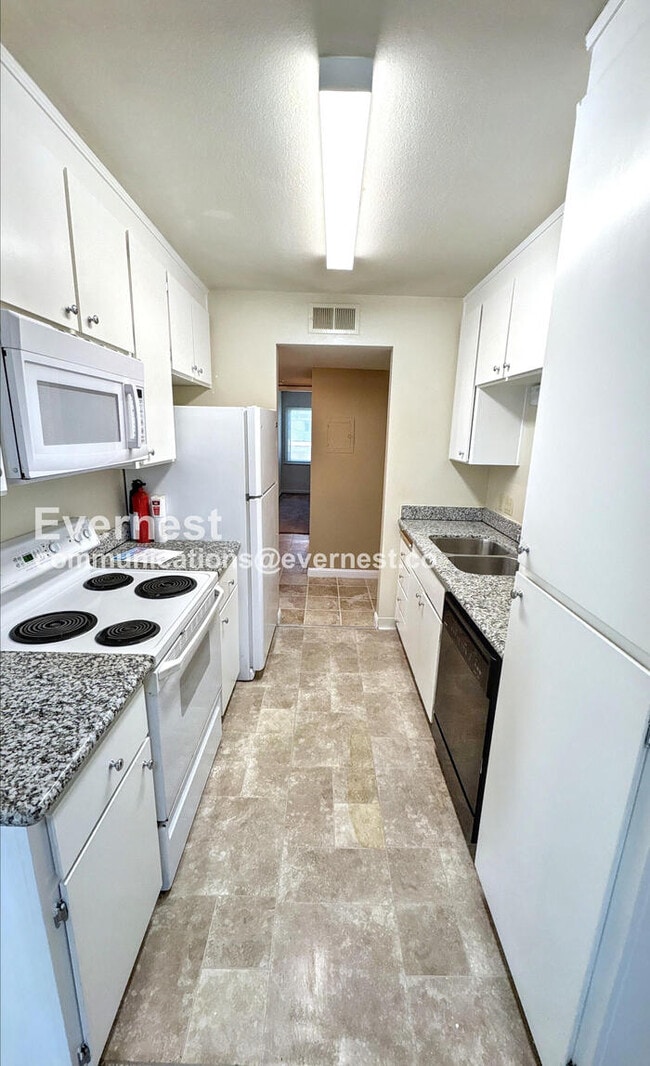 Foto del edificio - 277 Tradewinds Dr