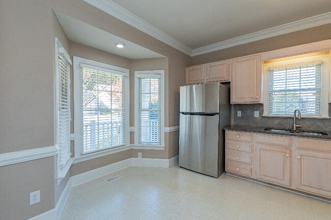 Foto del edificio - 101 St Charles Ct