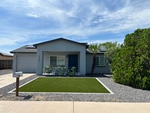 Building Photo - 3507 E Claire Dr