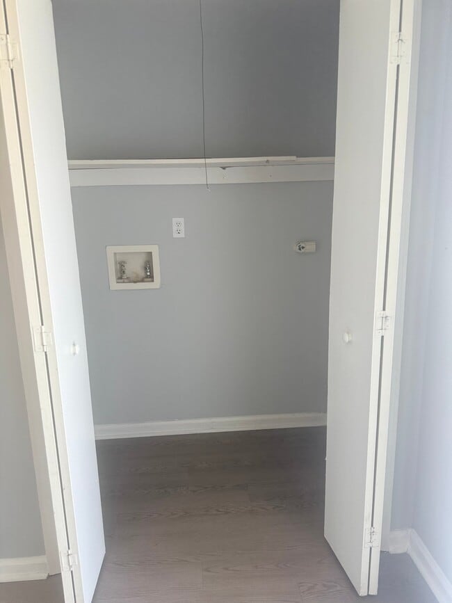Building Photo - 16 Duiguid Dr