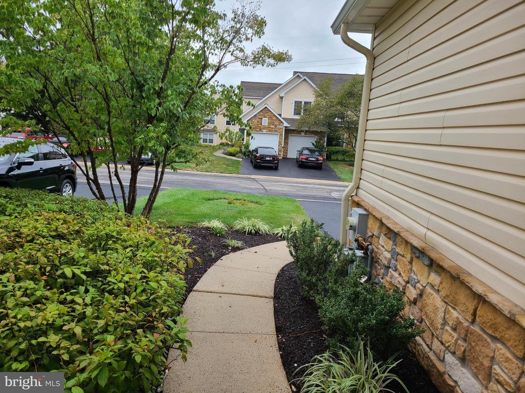 Primary Photo - 121 Shoal Creek Dr