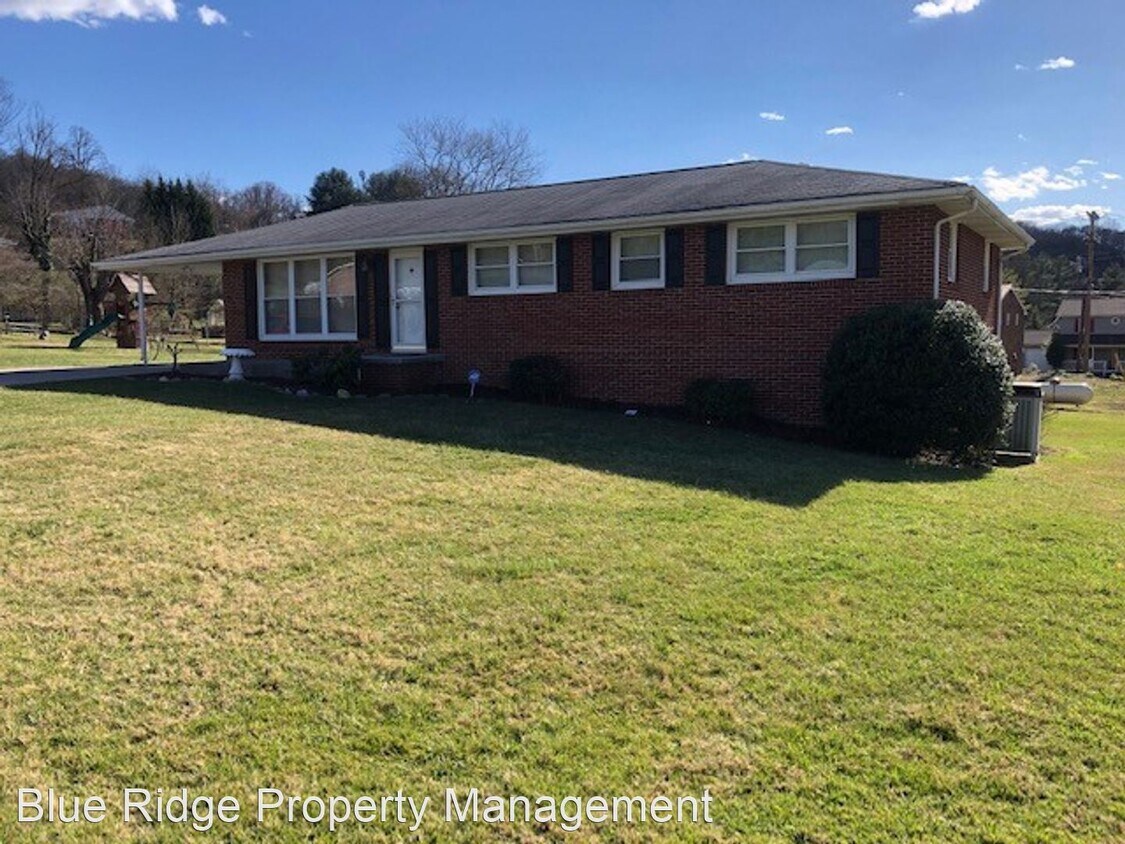 5 Br 4 Bath House 3801 Telstar Drive House For Rent In Kingsport Tn Apartments Com