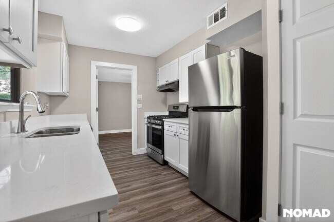 Foto del edificio - 1623 Harness Ln