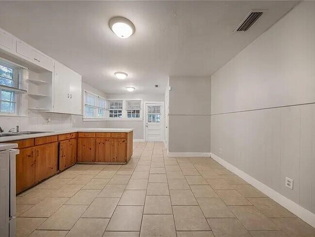 Foto del edificio - 2407 Juanita St