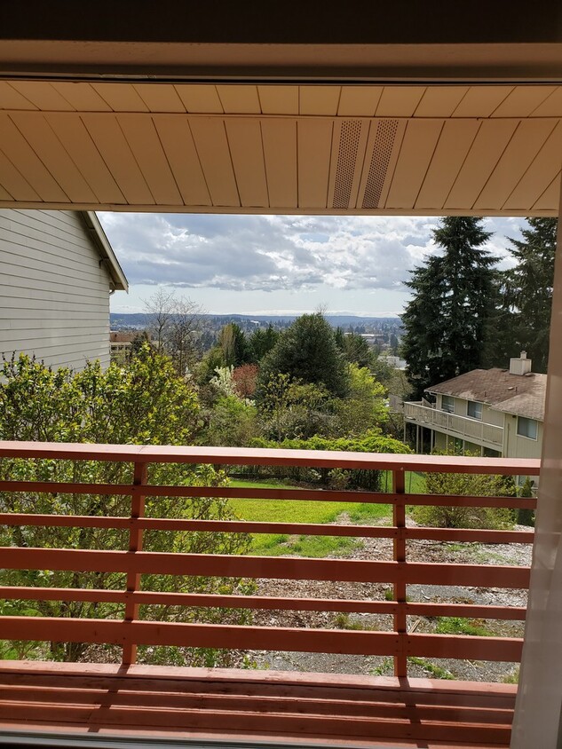 Primary Photo - Lovely East Bremerton Property with a VIEW!!