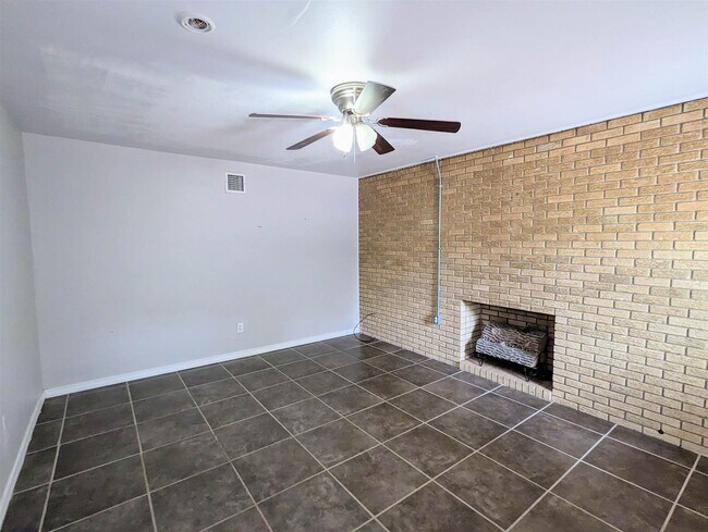 Foto del edificio - 1117 W Chase St