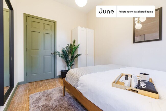 Foto del edificio - Room in Shared 3 bed/1 bath home