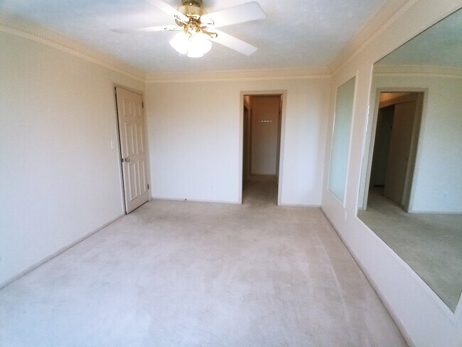 Building Photo - 500 S 37th St