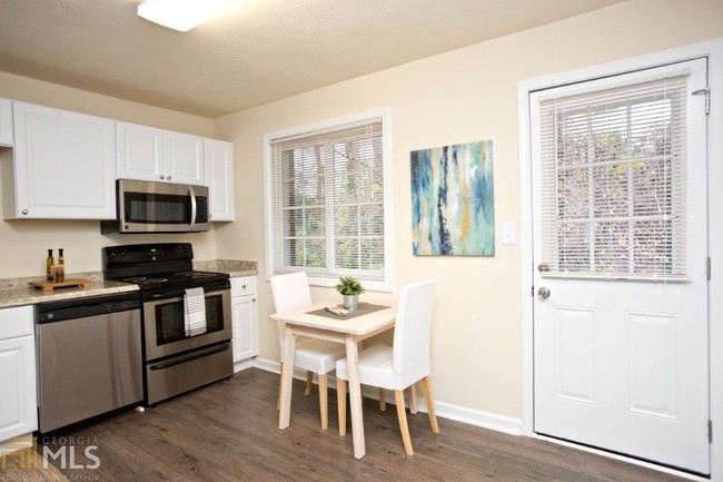 Building Photo - 53 Newnan Estates Dr