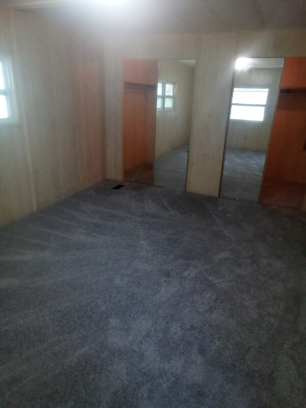 Foto del edificio - 8124 Eagle Dr