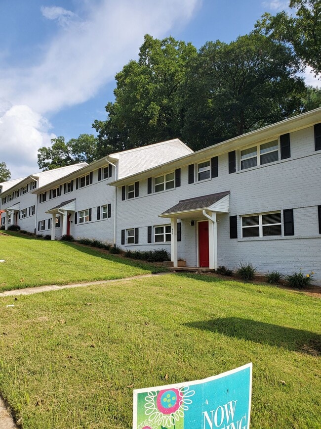 Building Photo - Sterling Pointe Apartments