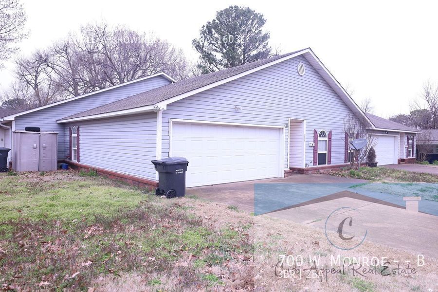 Primary Photo - 700 W Monroe Ave