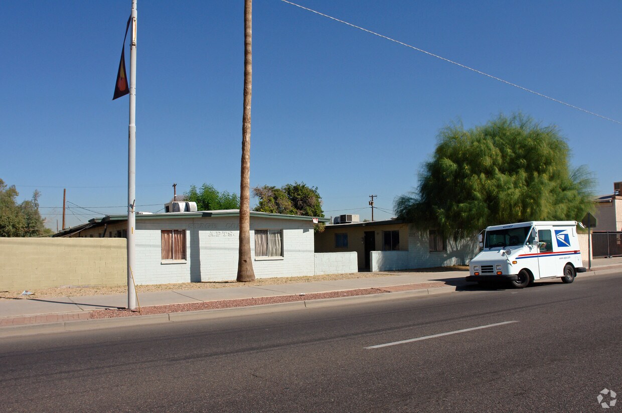 Primary Photo - Stage Coach Apartments