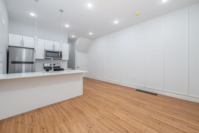 Building Photo - 1522 S 9th St