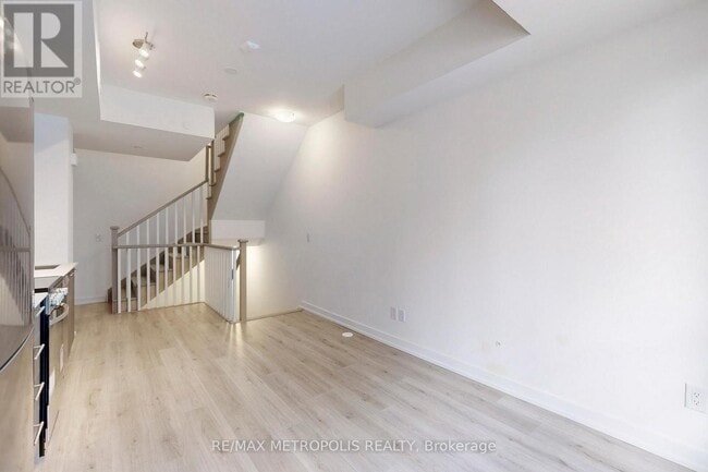 Building Photo - 42-871 SHEPPARD Ave