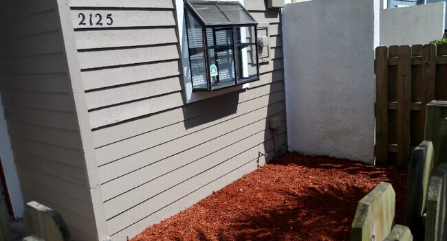 Building Photo - 2125 SW 39th Way