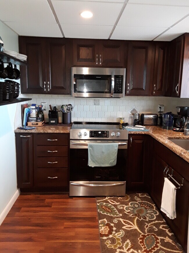 Foto del edificio - 100 Silver Beach Ave