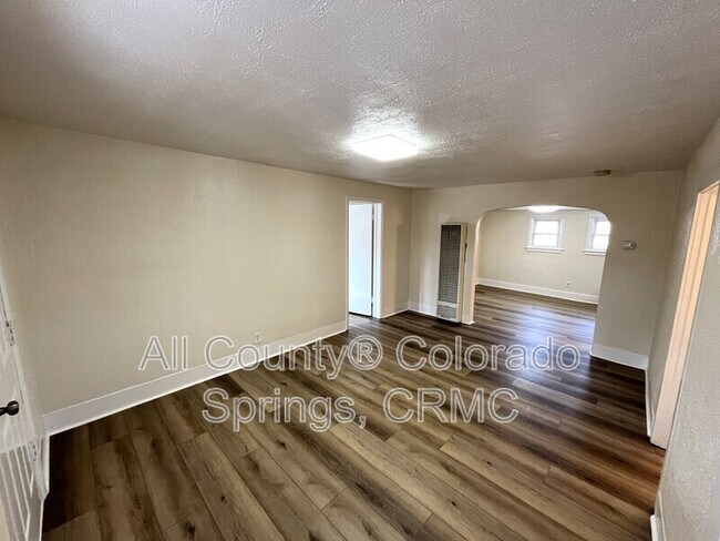 Foto del edificio - 3622 W Pikes Peak Ave