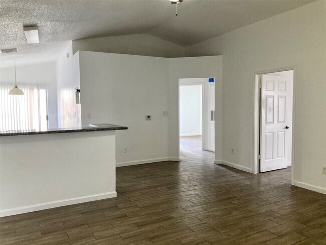 Foto del edificio - 4618 Bryant Ridge Rd