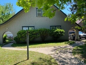 Building Photo - 4117 E Lewis St