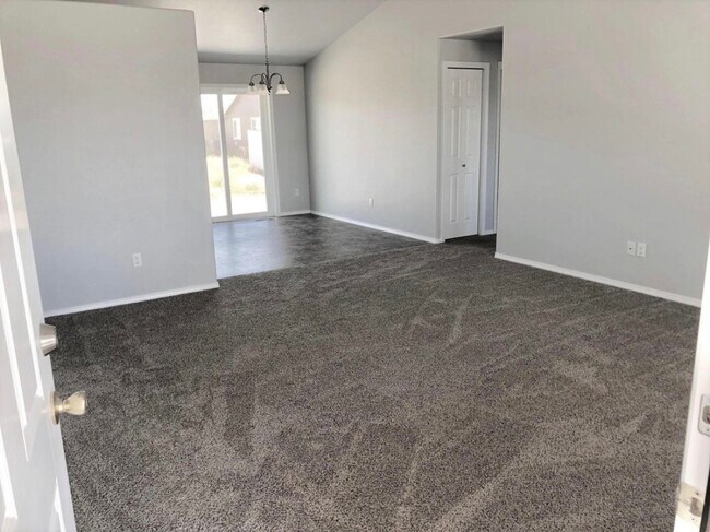 Building Photo - 1306 W Shelby St