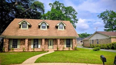 Building Photo - 709 Oak Field Dr