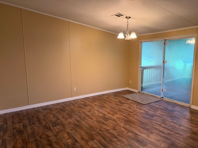 Building Photo - 6147 Robin Rd