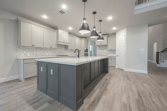 Building Photo - 5139 Albany Shores Ln
