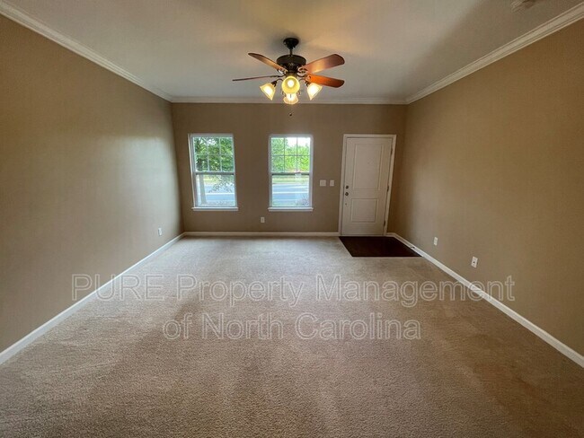 Foto del edificio - 5216 Prosperity Church Rd