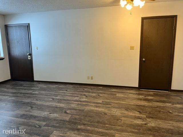 Building Photo - 2 br, 1.5 bath House - 2929 E Zora St