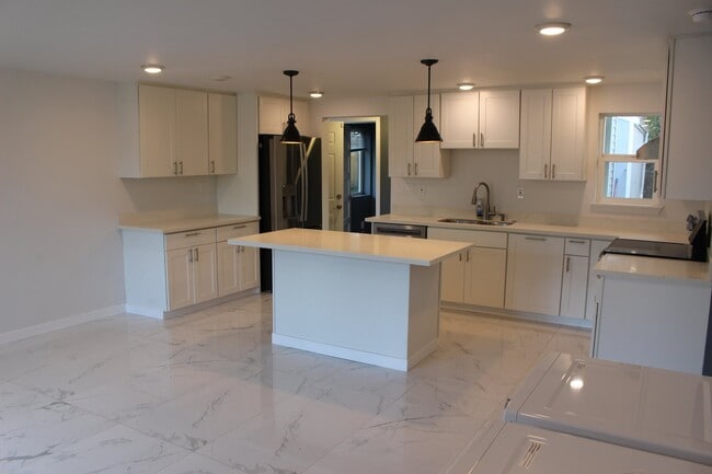 Foto del edificio - 12055 69th Ave S