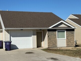 Building Photo - 526 Grainfield St