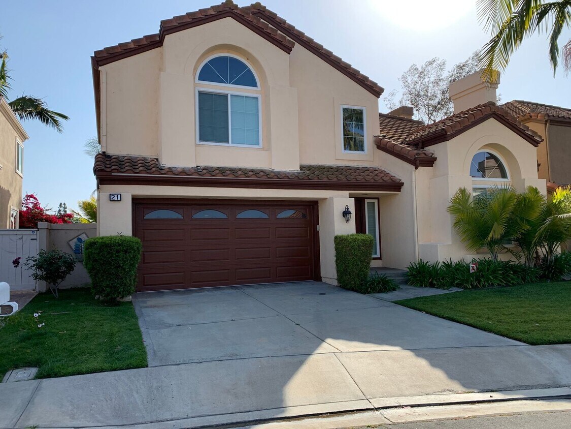 Foto principal - STUNNING 3 BEDROOM 2.5 BATH IRVINE HOME AVAILABLE NOW!