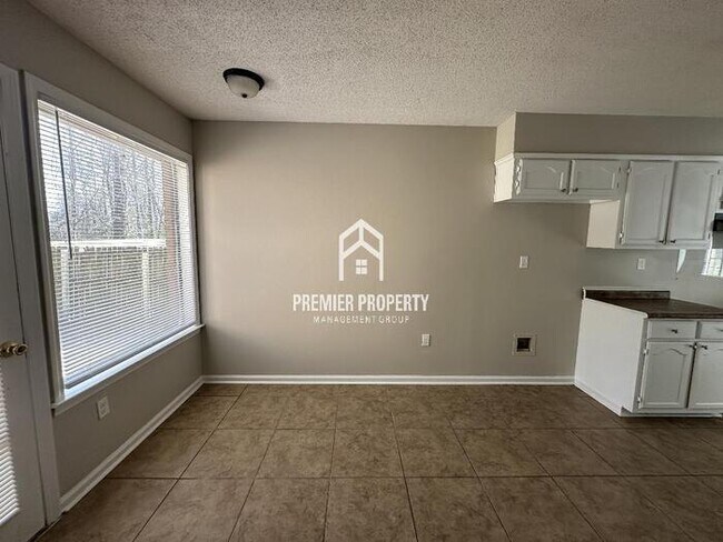 Building Photo - 3518 Newberry - Available Now!