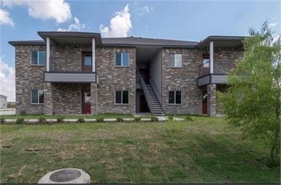 Primary Photo - 502 E Hazelwood St
