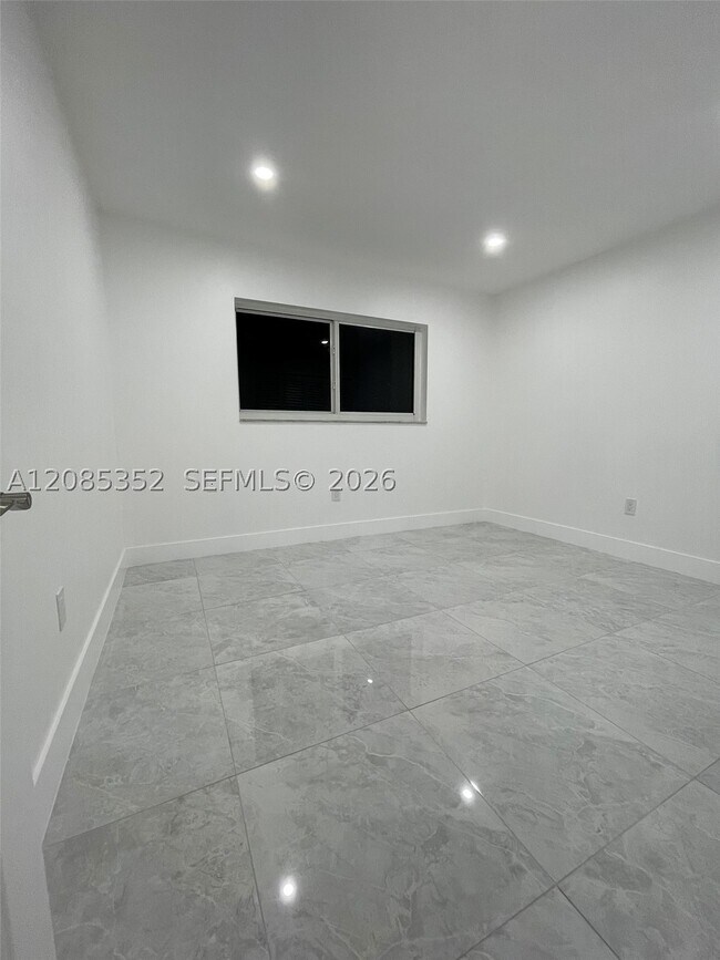 Building Photo - 6070 W 19th Ave