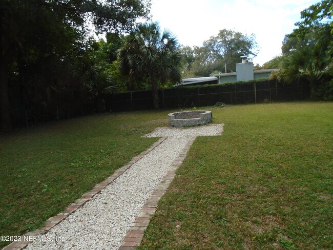 Foto del edificio - 1404 Morgana Rd