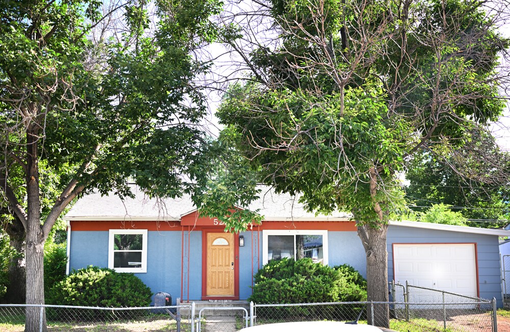 Primary Photo - 525 Warren Ave