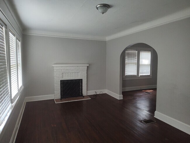 Foto del edificio - 405 W 18th St