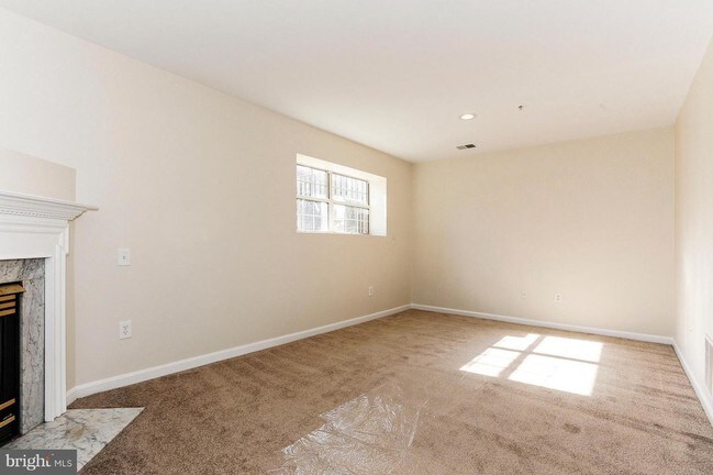 Foto del edificio - 1632 Wheyfield Dr