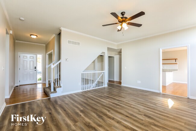 Foto del edificio - 819 Trailway Dr