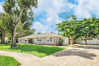 Building Photo - 300 Riomar Dr
