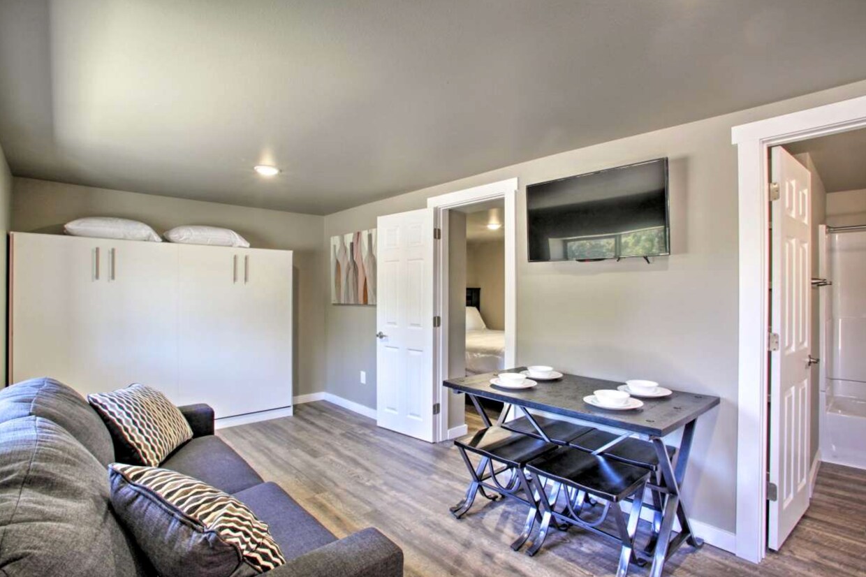 Foto principal - 10625 E Trent Ave