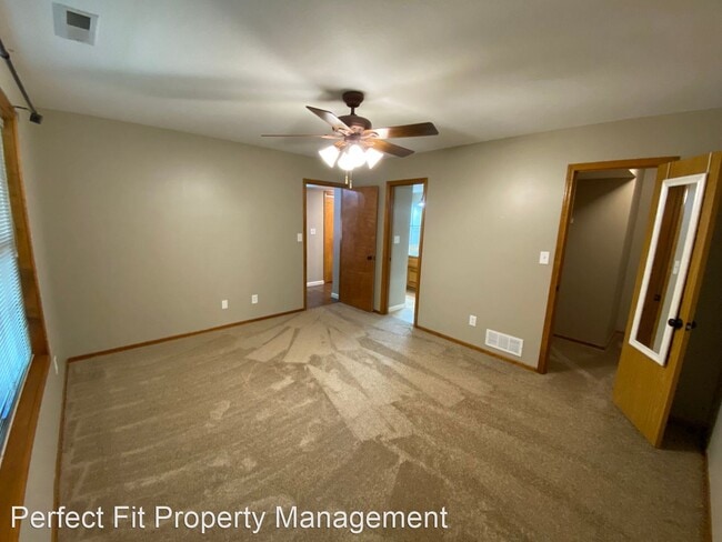 Building Photo - 4 br, 2 bath House - 2205 Breckenridge Dr.