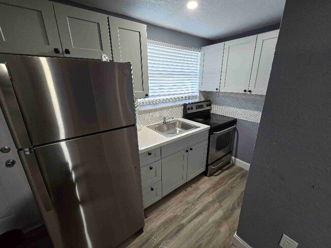 Foto del edificio - 5802 NW 12th St