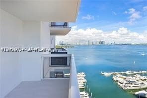 Building Photo - 1800 Sunset Harbour Dr